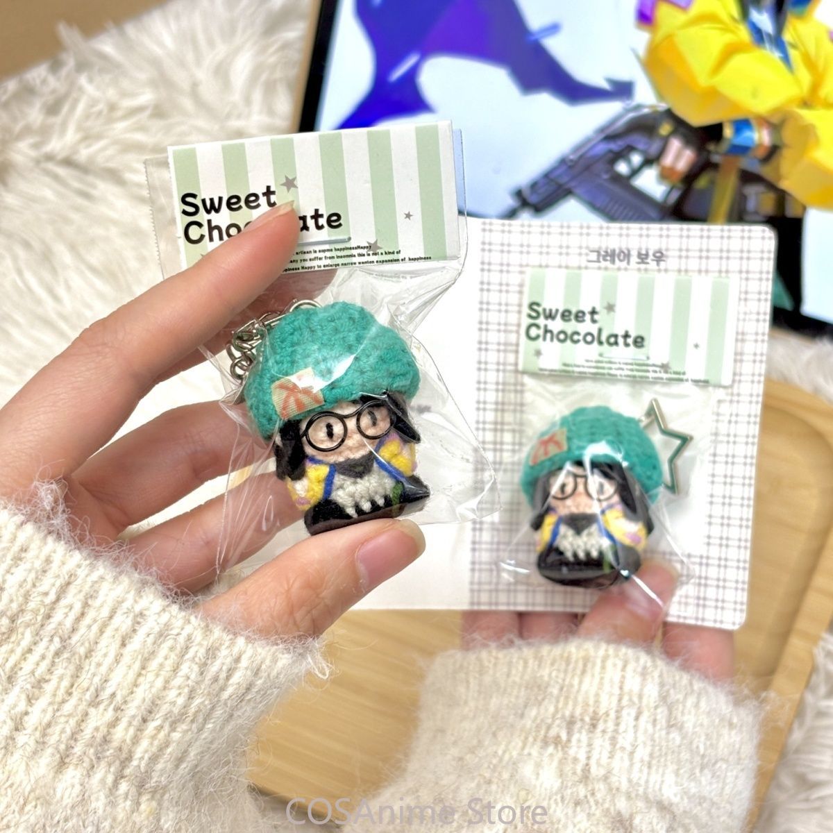 Anime Merchandise Bag - VALORANT Killjoy Spiel-Cosplay Gestrickter Mini-Plüschfigur-Taschenanhänger Niedlicher